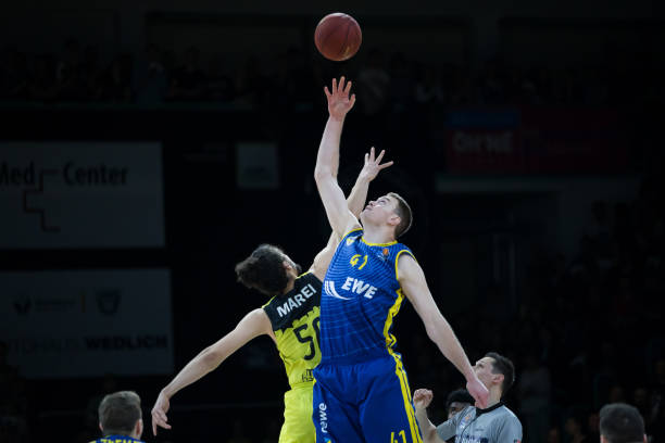 坦裁判在亚 坦裁判在亚