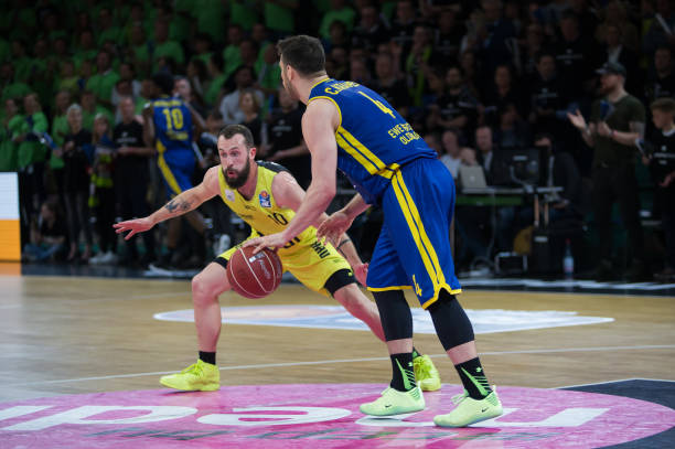 和球队作出 和球队作出